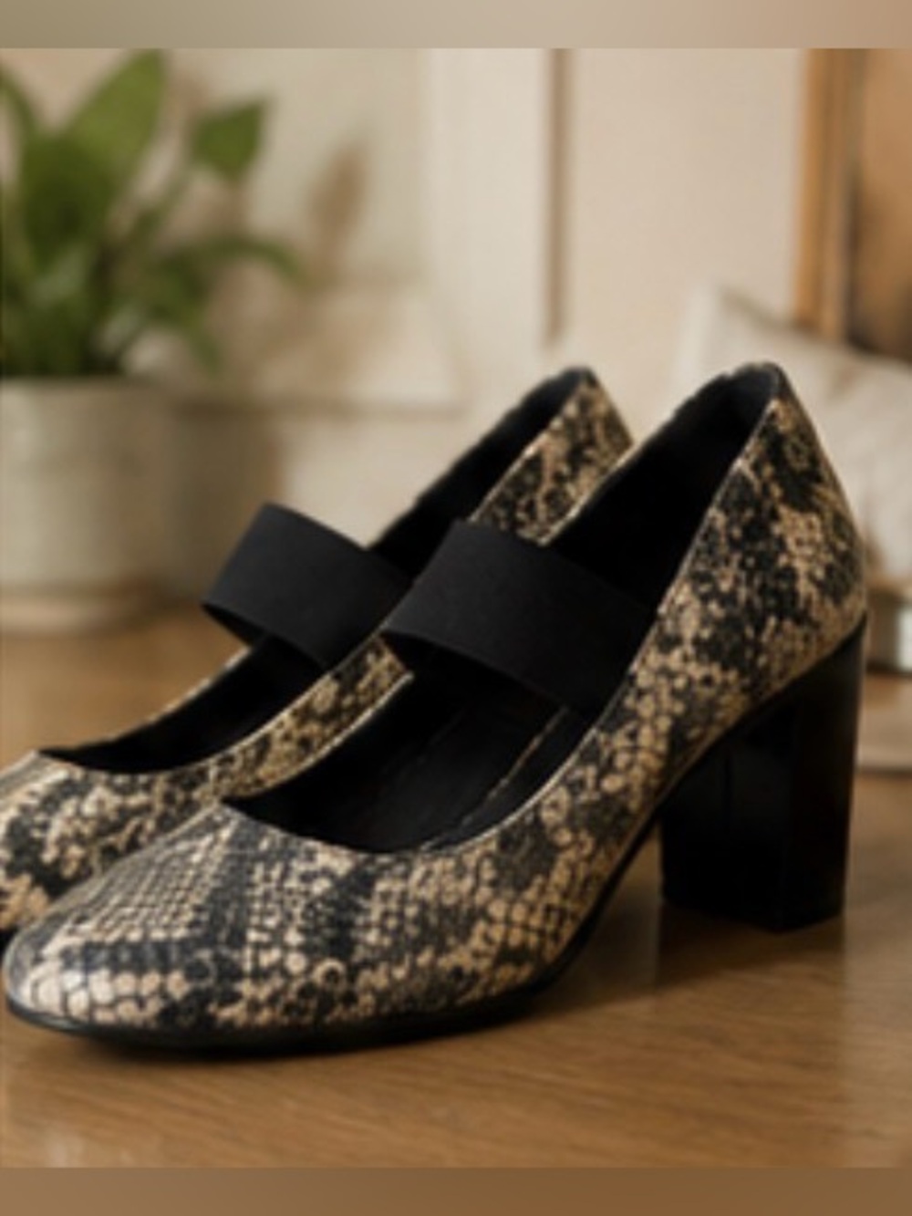 Shoe Dazzle Snakeskin Mary Jane Chunky Heel Pumps Size 7.5M - Picture 3 of 6